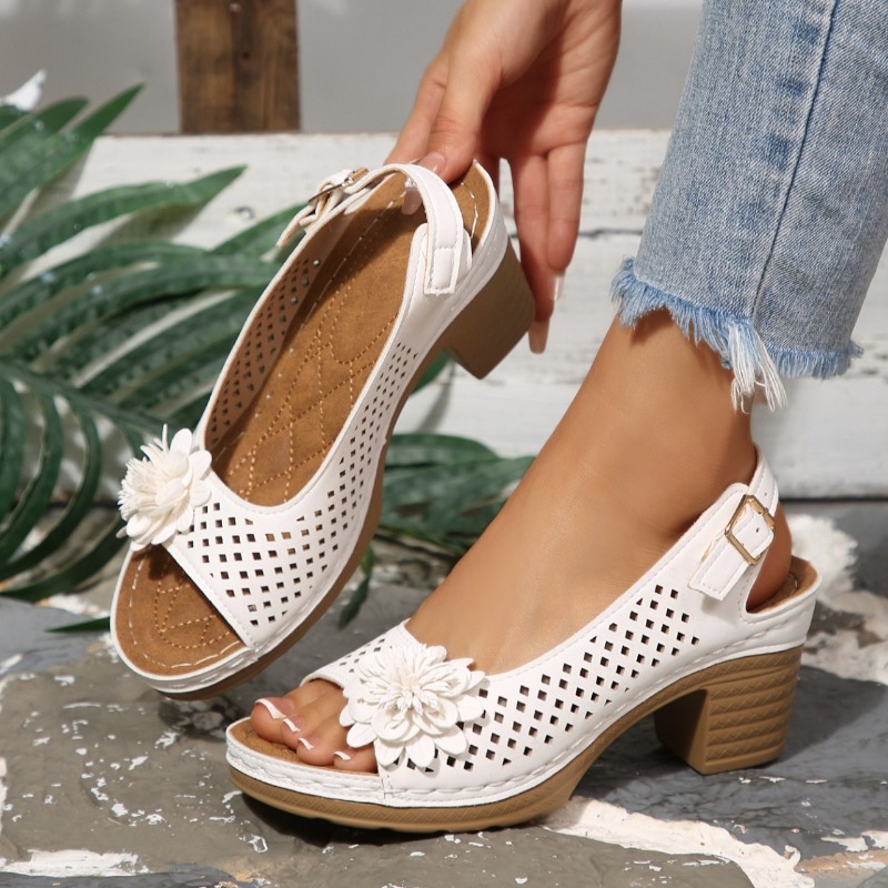 Women Shoes Model - レディースチャンキーヒールサンダル 夏 2026 ファッションフラワーデコレーション ホロービーチ 女性用シューズ