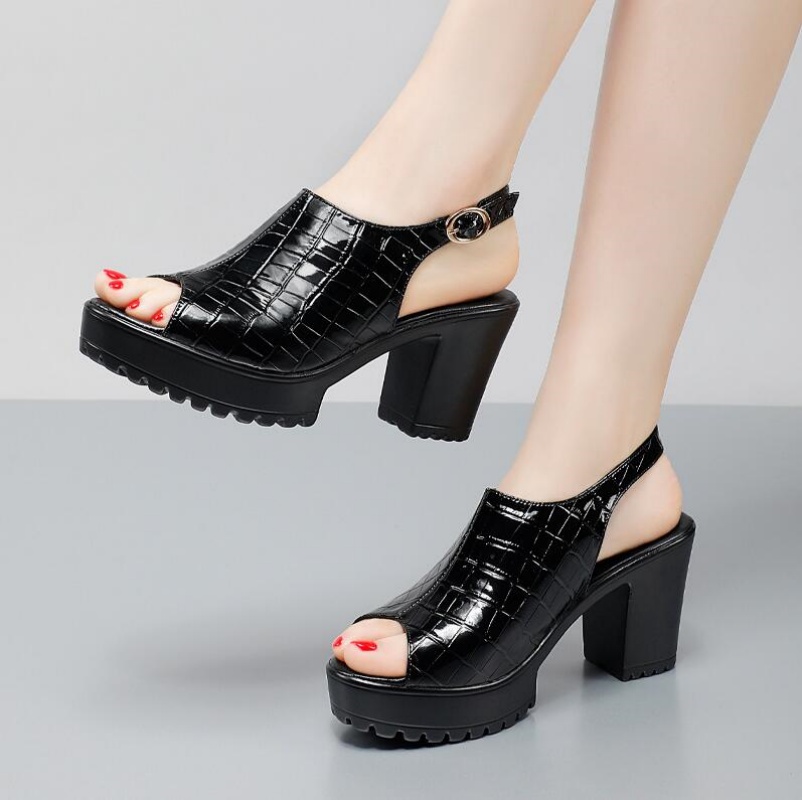 Women Shoes Model - 女性小さいサイズ 32-43 エレガントなブロックハイヒールサンダルパテントレザーの靴夏厚いプラットフォームサンダル女性オフィスモデル