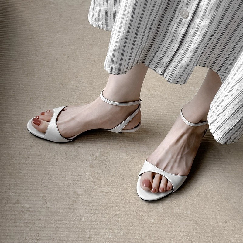 ファッショナブルな子猫ヒールデザインブランドサンダル レディ - Women'S Shoes Kitten Heels のレビューと価格