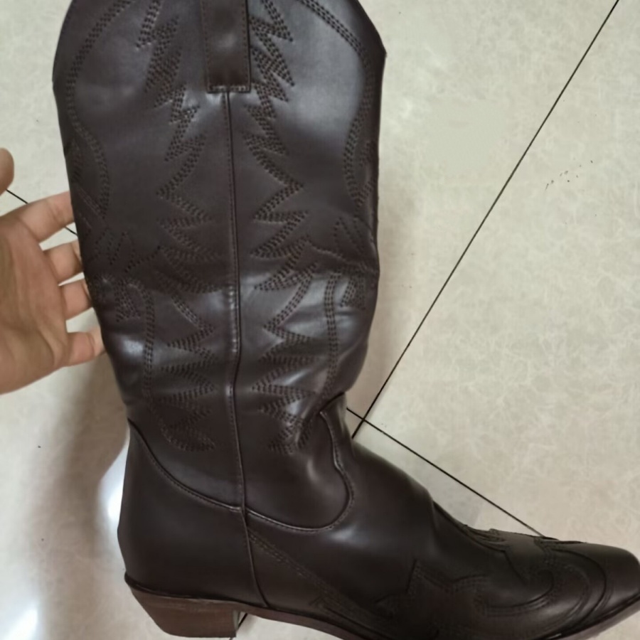 刺繍入りウエスタンカウボーイブーツ レトロポインテッドトゥ  - Western Cowgirl Boot のレビューと価格