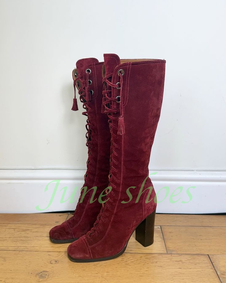 女性用バーガンディフェイクスエードニーブーツ、レースアップ、 - Western Cowgirl Boot のレビューと価格